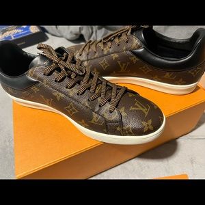Louis Vuitton men shoes